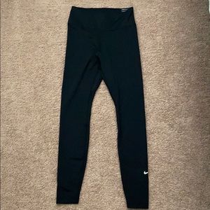 NWT Nike leggings